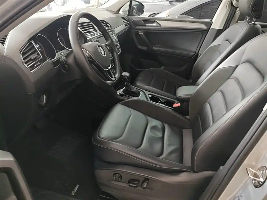 Volkswagen Tiguan L 2018 — фото 15