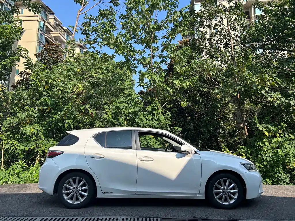 Lexus CT 2012