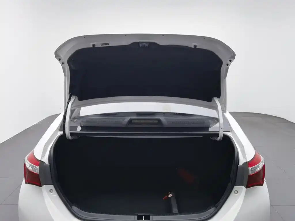 Toyota Corolla 2015 — фото 16