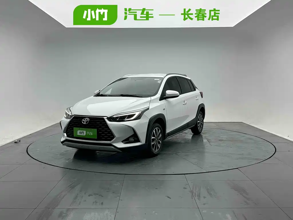 Toyota Yaris L 2023 — фото 1