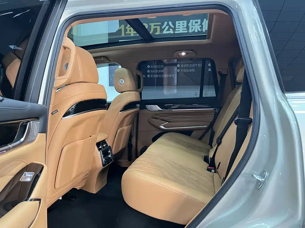 Tank 500 New Energy 2023 — фото 15