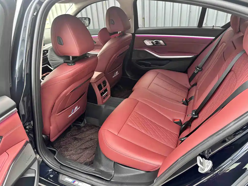 BMW 3 Series 2025 — фото 11