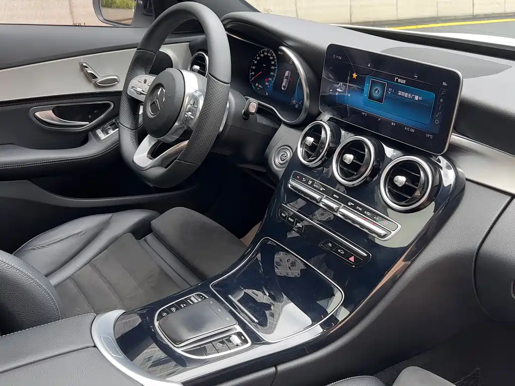 Mercedes-Benz C-Class 2019 — фото 13