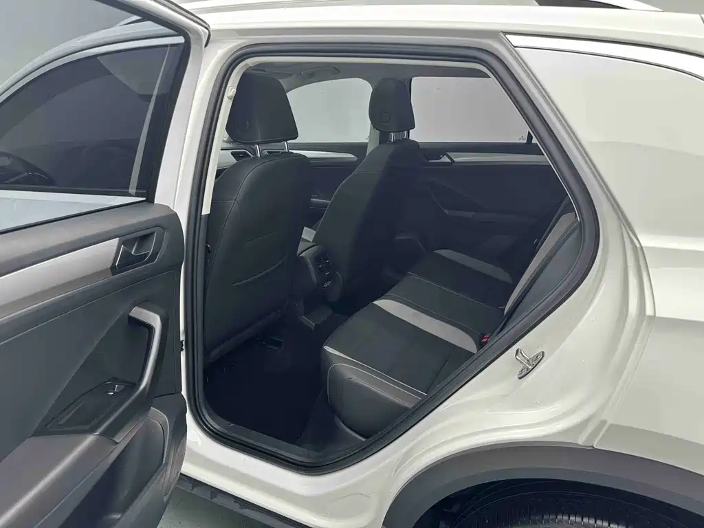 Volkswagen T-Roc 2022 — фото 12