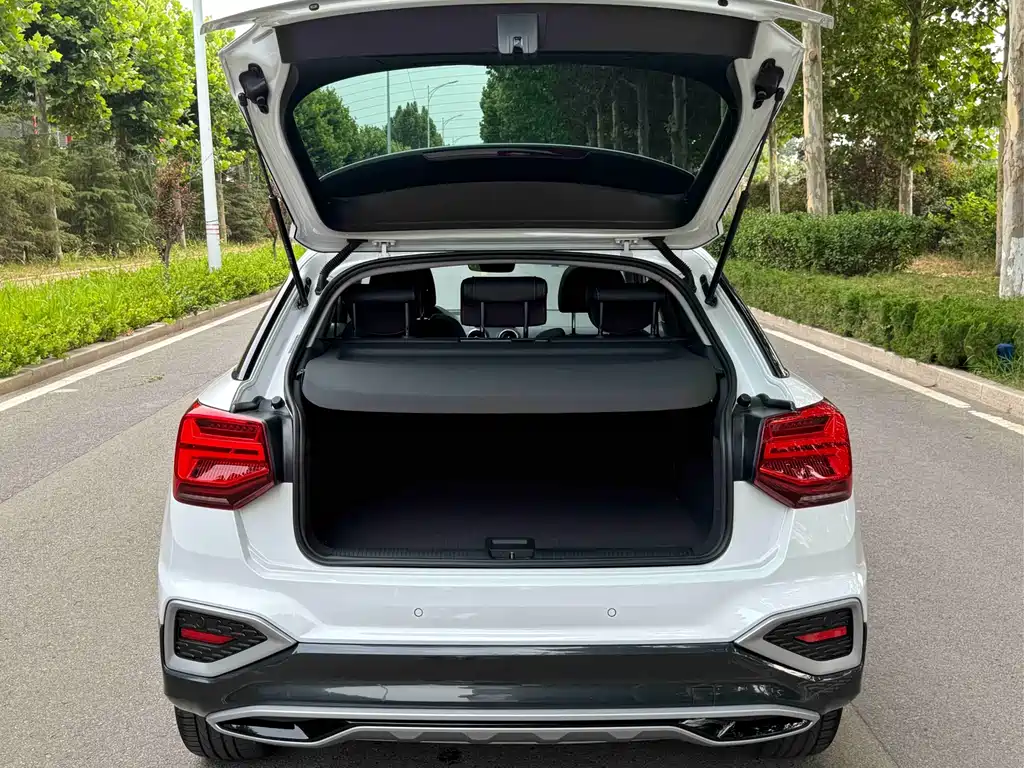 Audi Q2L 2022 — фото 8