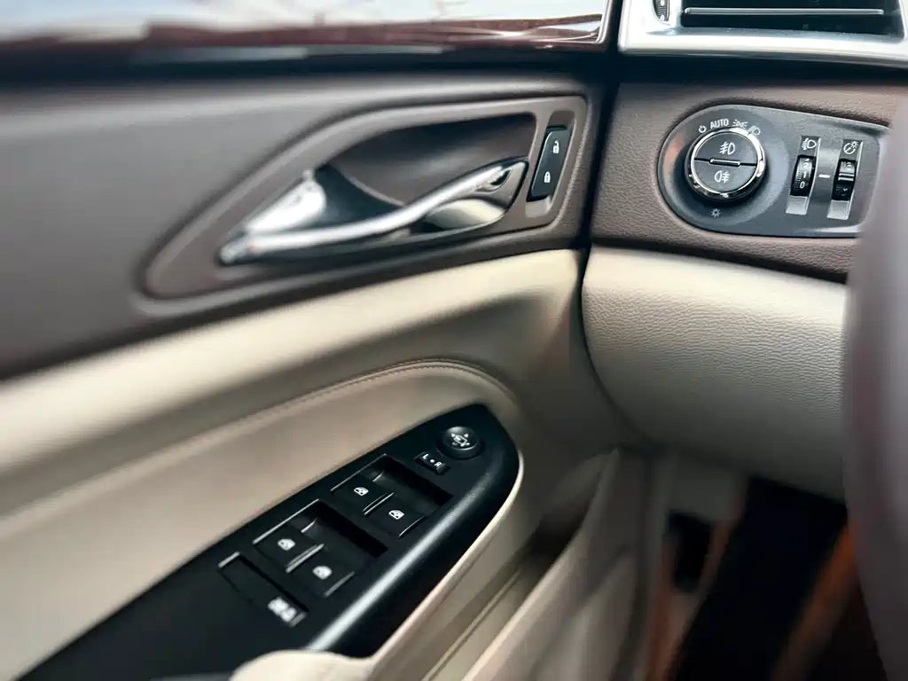 Cadillac SRX 2013 — фото 21