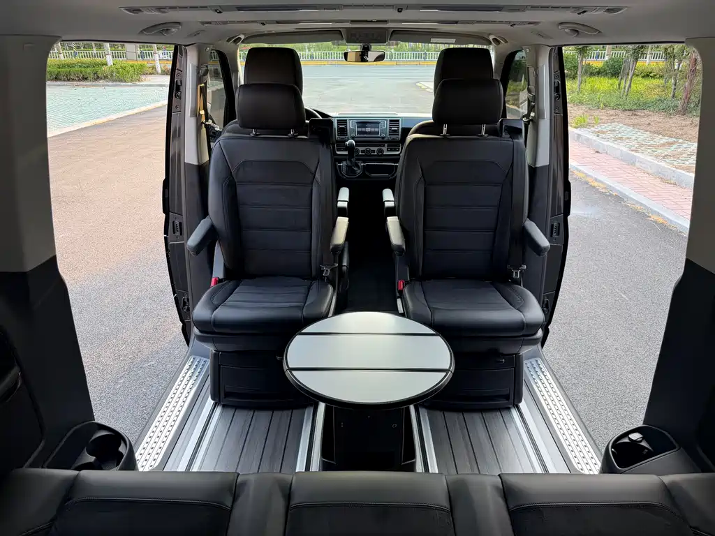 Volkswagen Multivan 2019 — фото 20