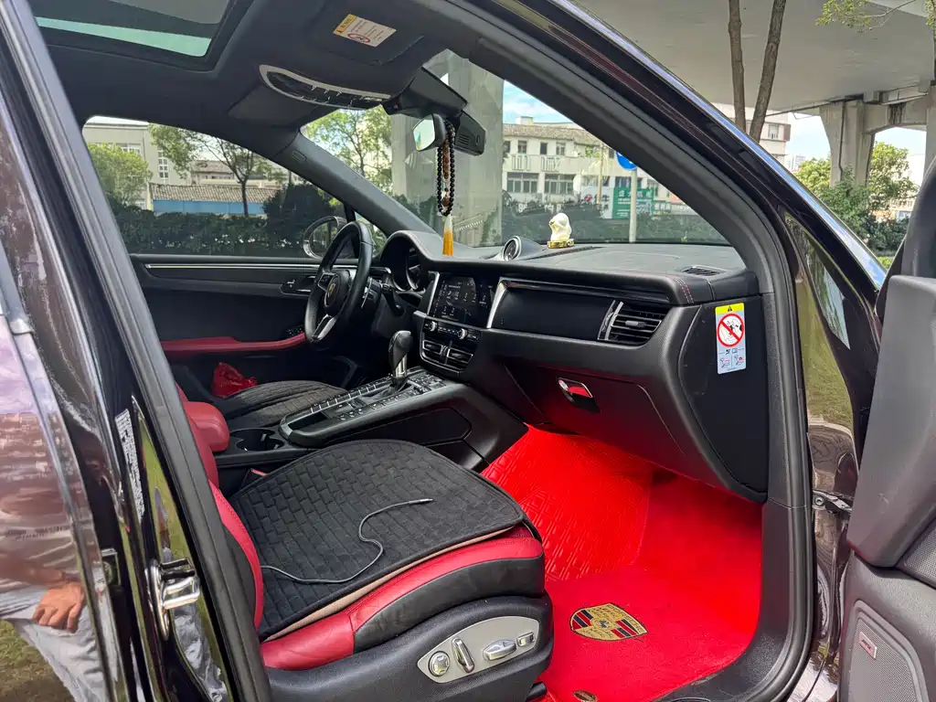 Porsche Macan 2019 — фото 12