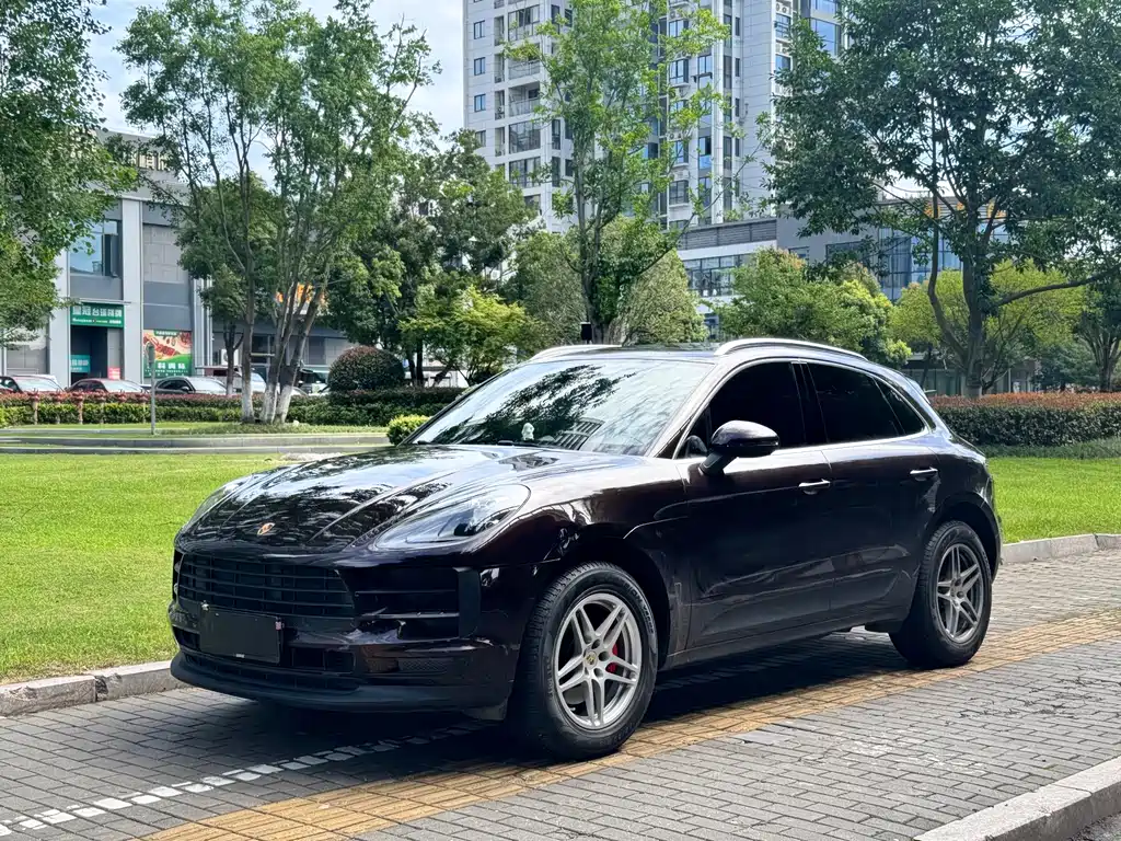 Porsche Macan 2019 — фото 1