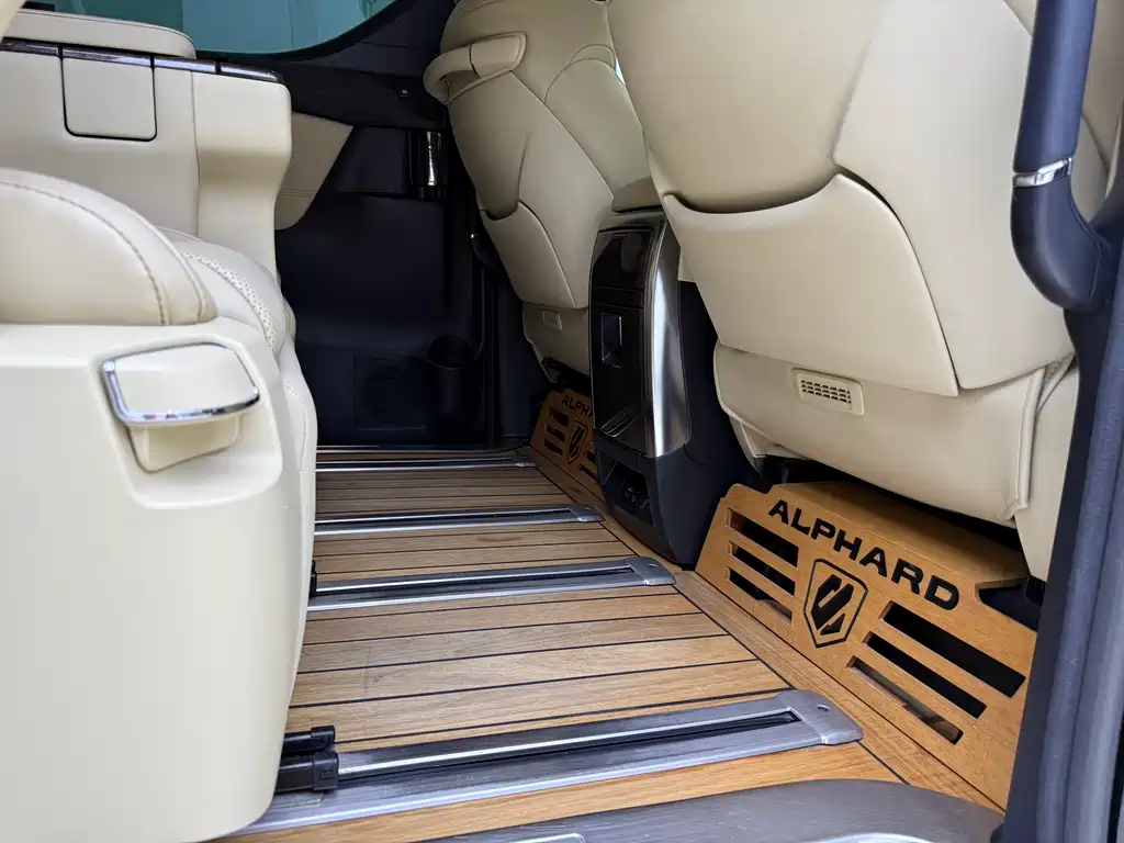 Toyota Vellfire 2021 — фото 9