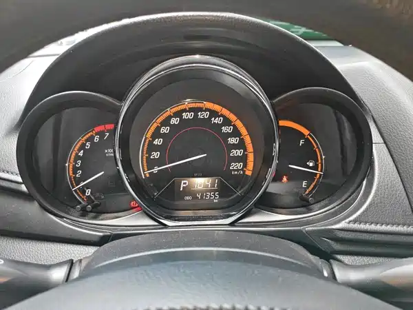 Toyota Yaris L 2022