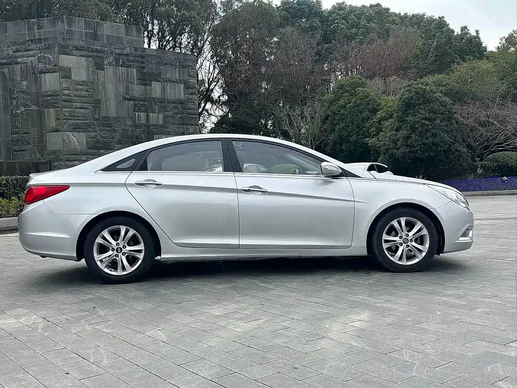 Hyundai Sonata 2012 — фото 8