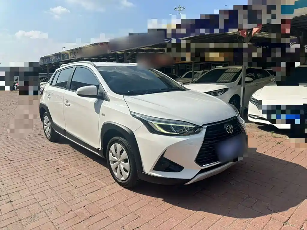 Toyota Yaris L 2022 — фото 25