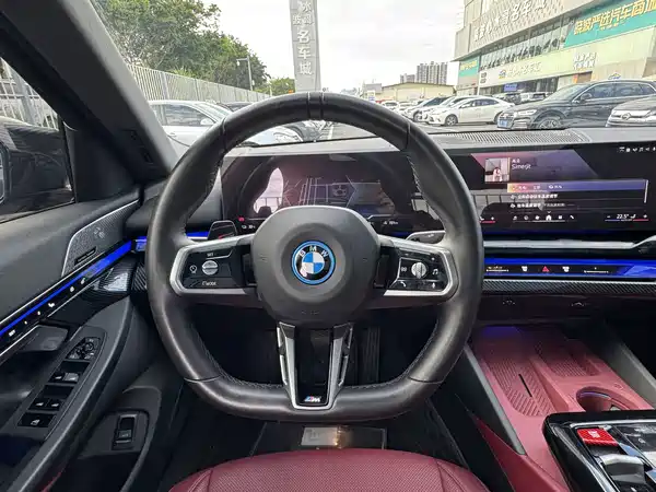 BMW i5 2024