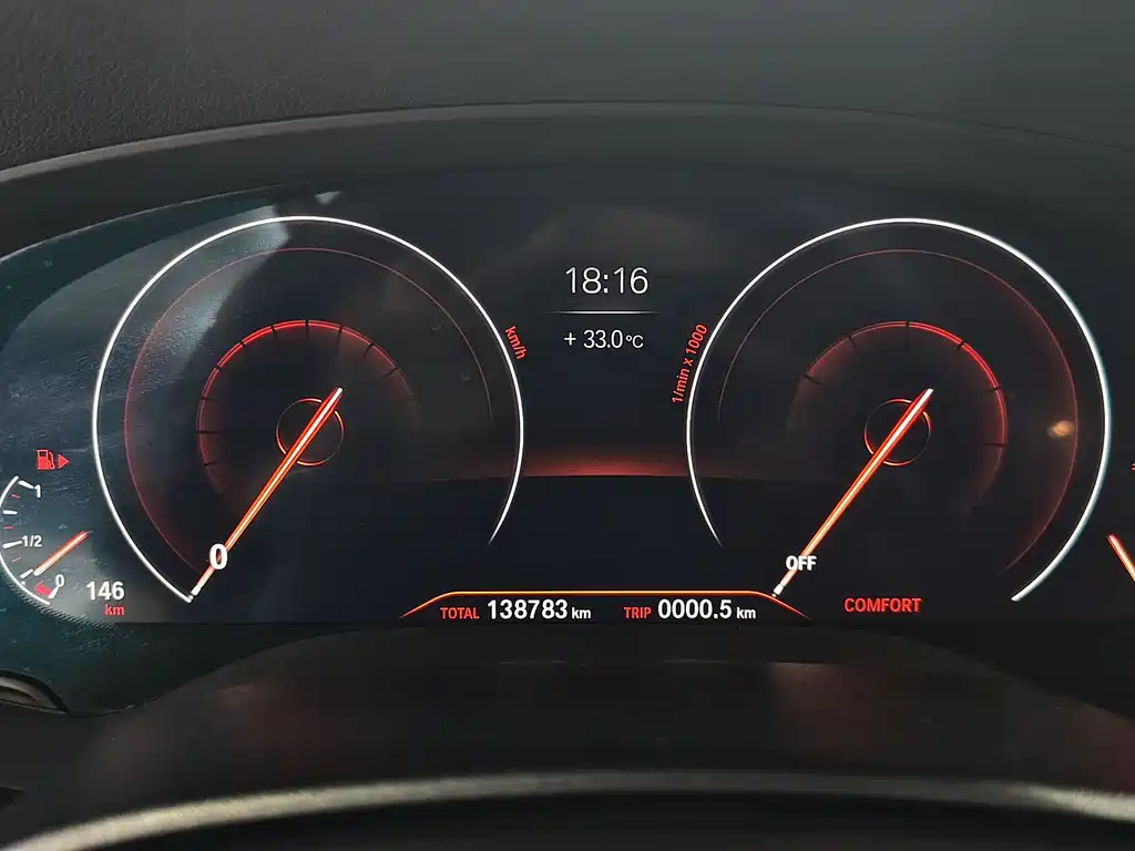 BMW 5 Series 2019 — фото 13