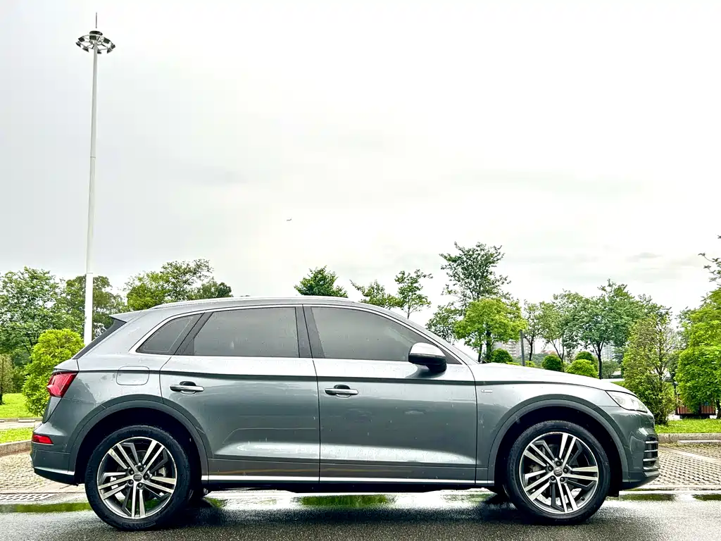 Audi Q5L 2021 — фото 5