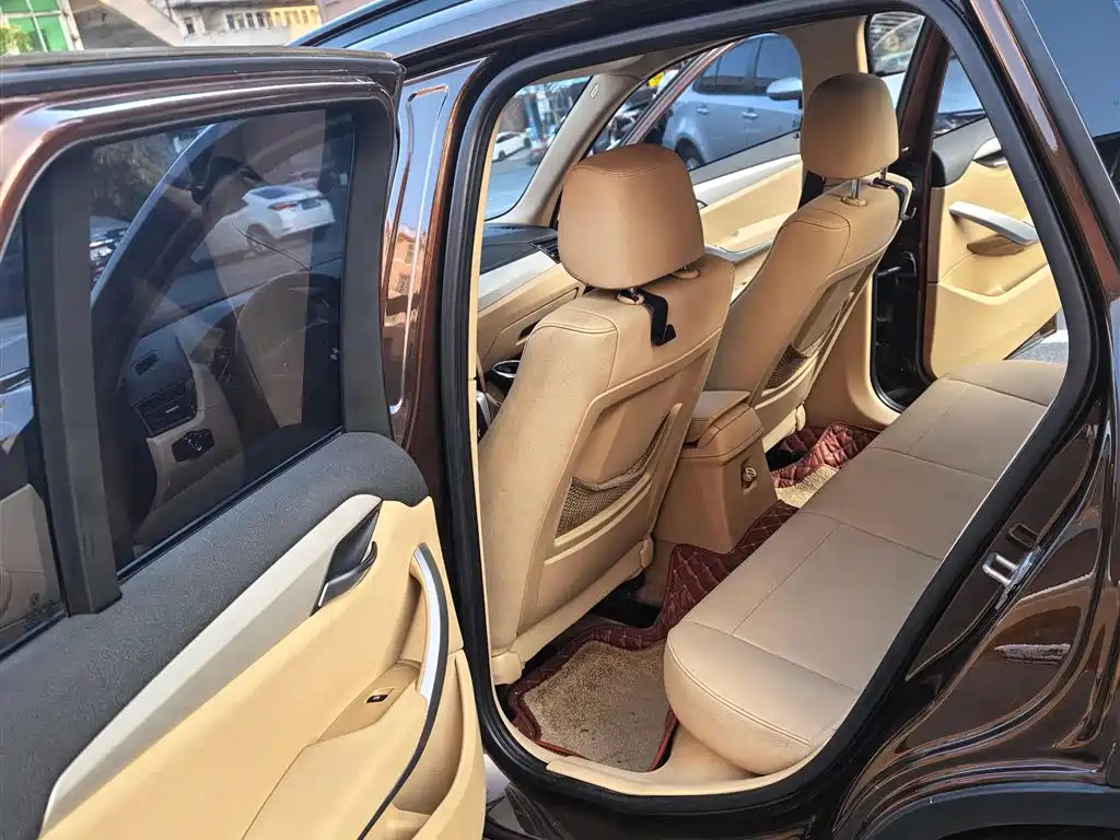 BMW X1 2013 — фото 12