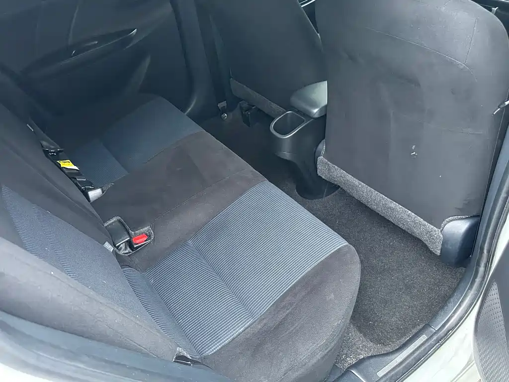 Toyota Yaris L 2019 — фото 13