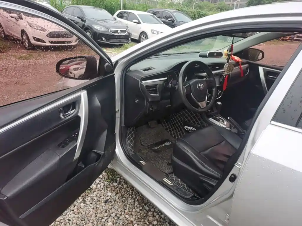 Toyota Corolla 2015 — фото 16