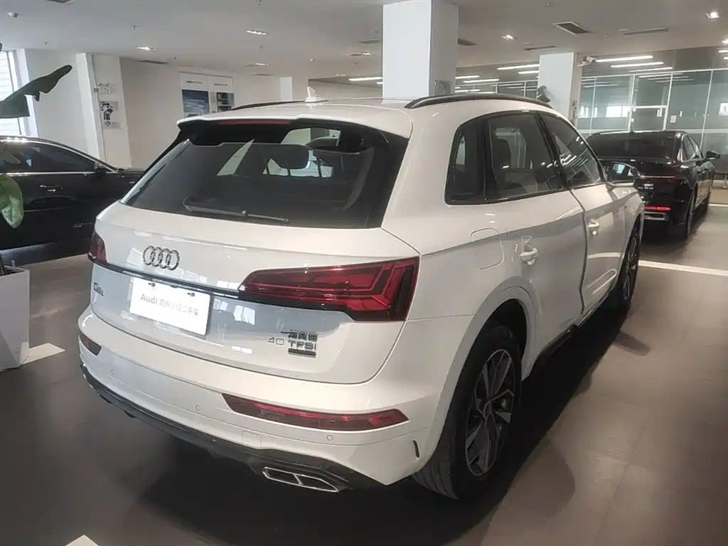 Audi Q5L 2023 — фото 12