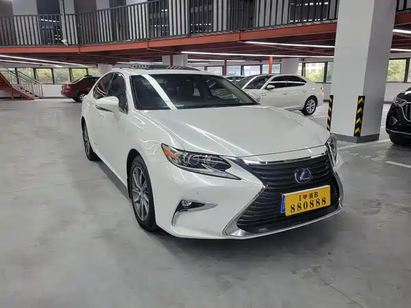Lexus ES 2018