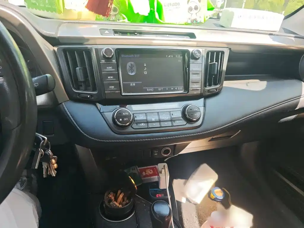 Toyota RAV4 2016 — фото 6