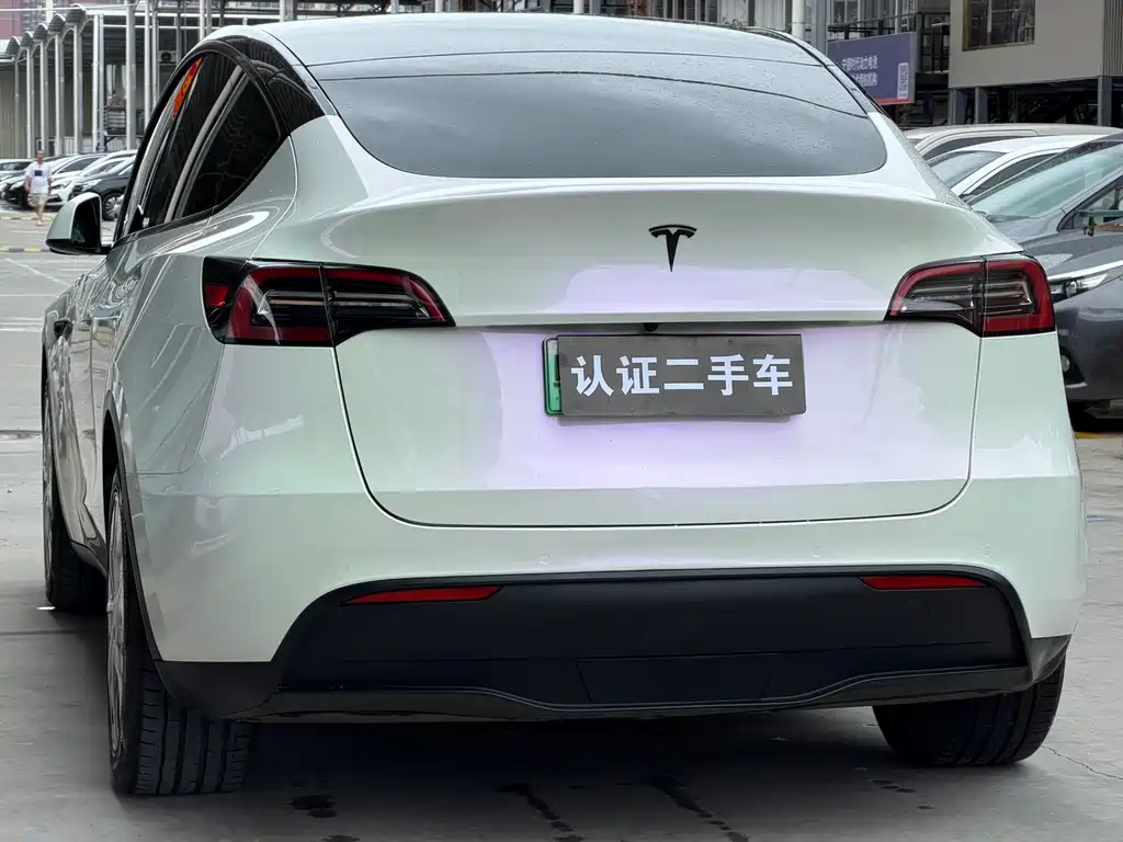 Tesla Model Y 2022 — фото 8