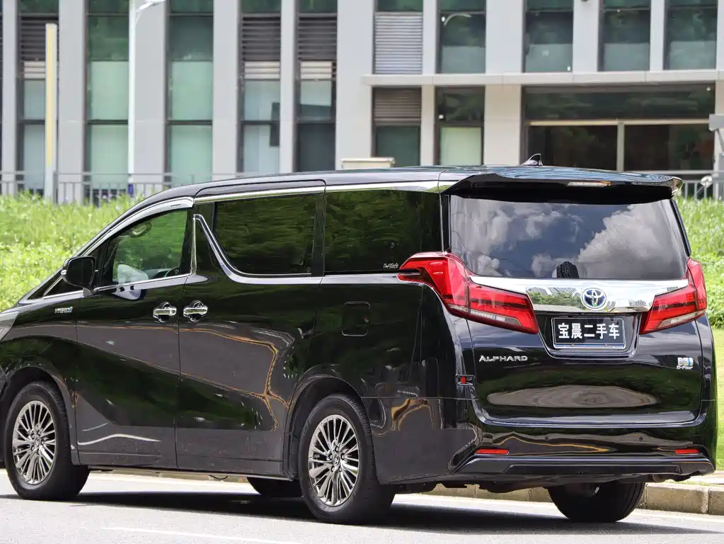 Toyota Alphard 2022 — фото 4