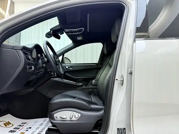 Porsche Macan 2024