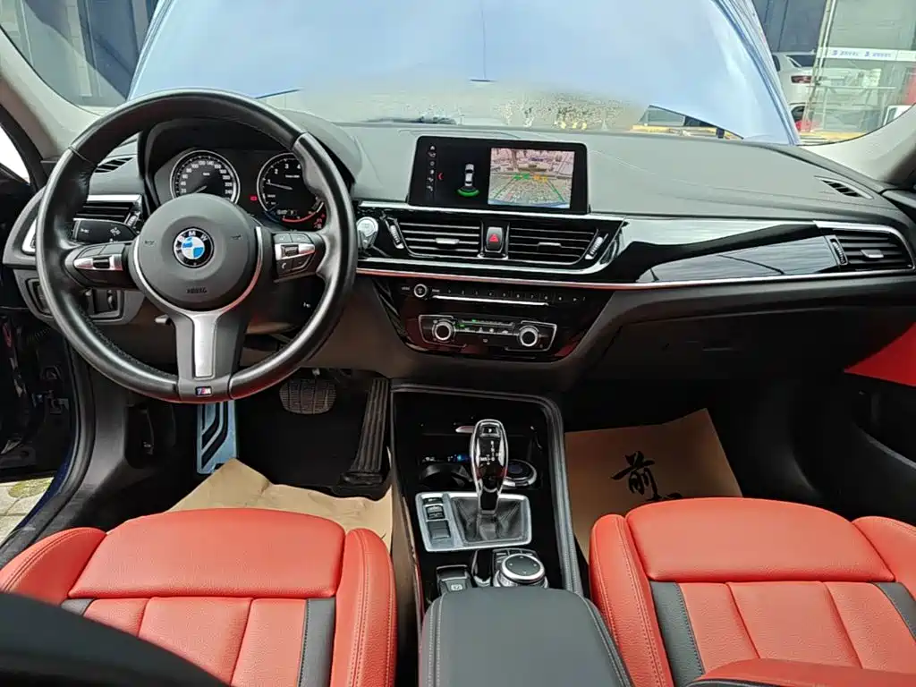 BMW 1 Series 2021 — фото 10
