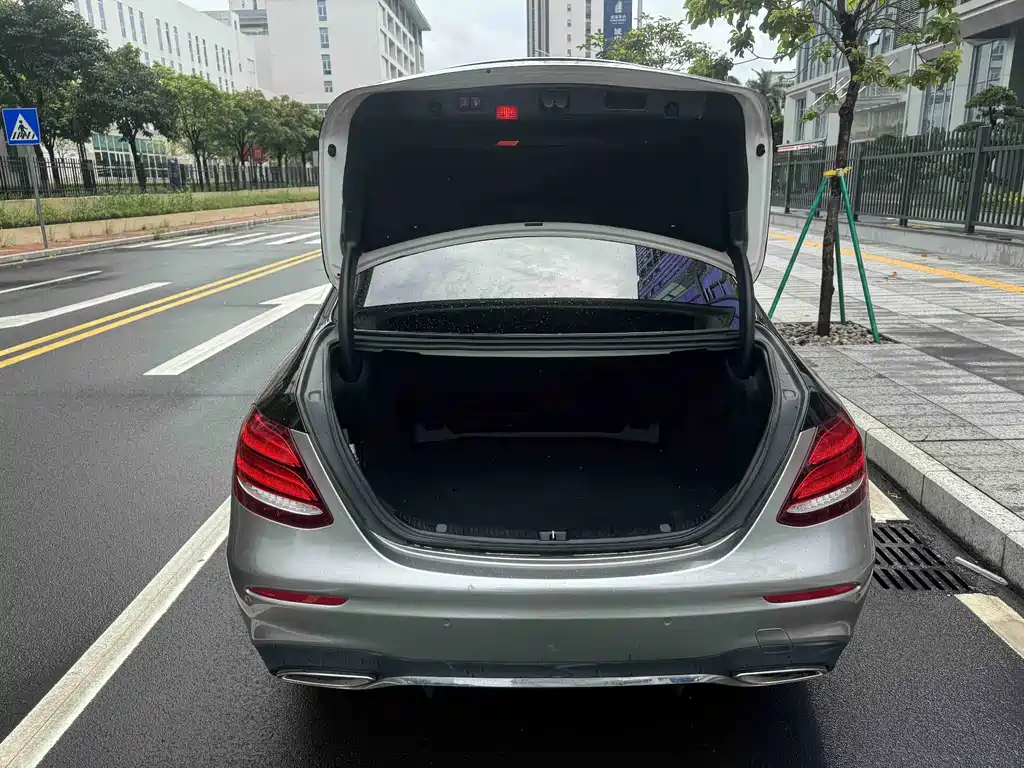 Mercedes-Benz E-Class 2019 — фото 14