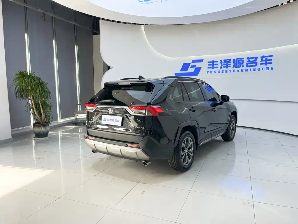 Toyota RAV4 2025