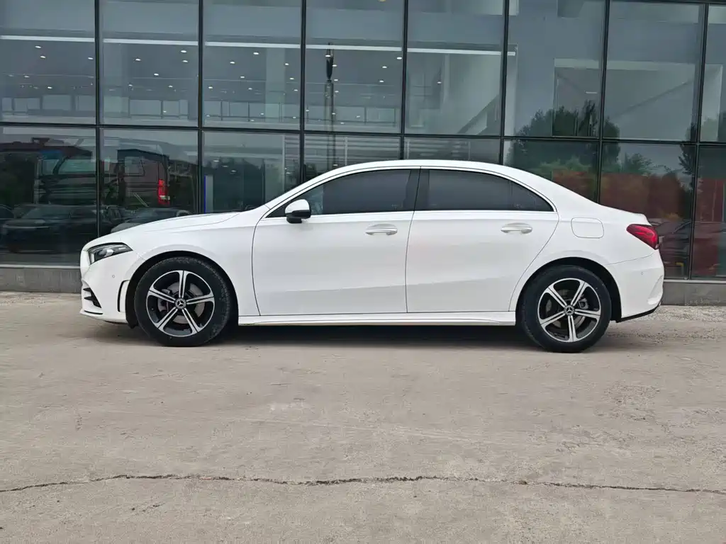 Mercedes-Benz A-Class 2023 — фото 5