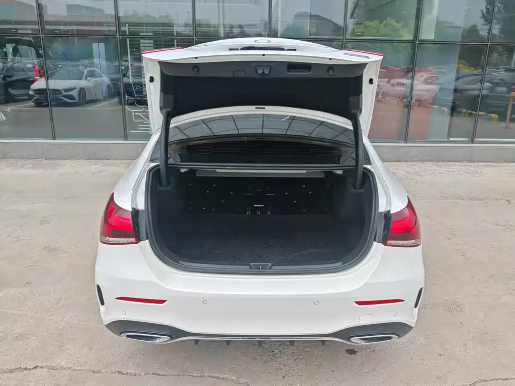 Mercedes-Benz A-Class 2023 — фото 10