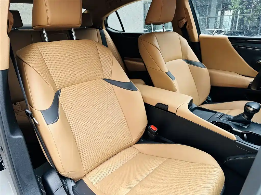 Lexus ES 2024
