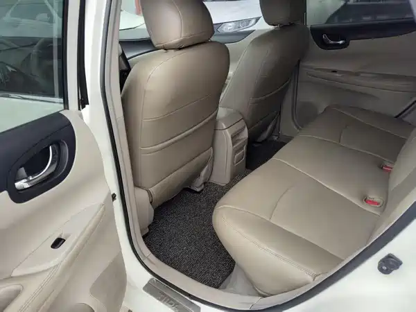 Nissan Tiida 2011