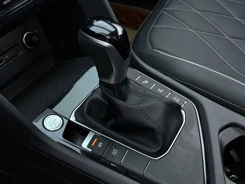 Volkswagen Tiguan L 2024 — фото 14