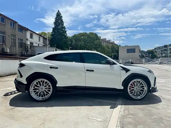 Lamborghini Urus 2021