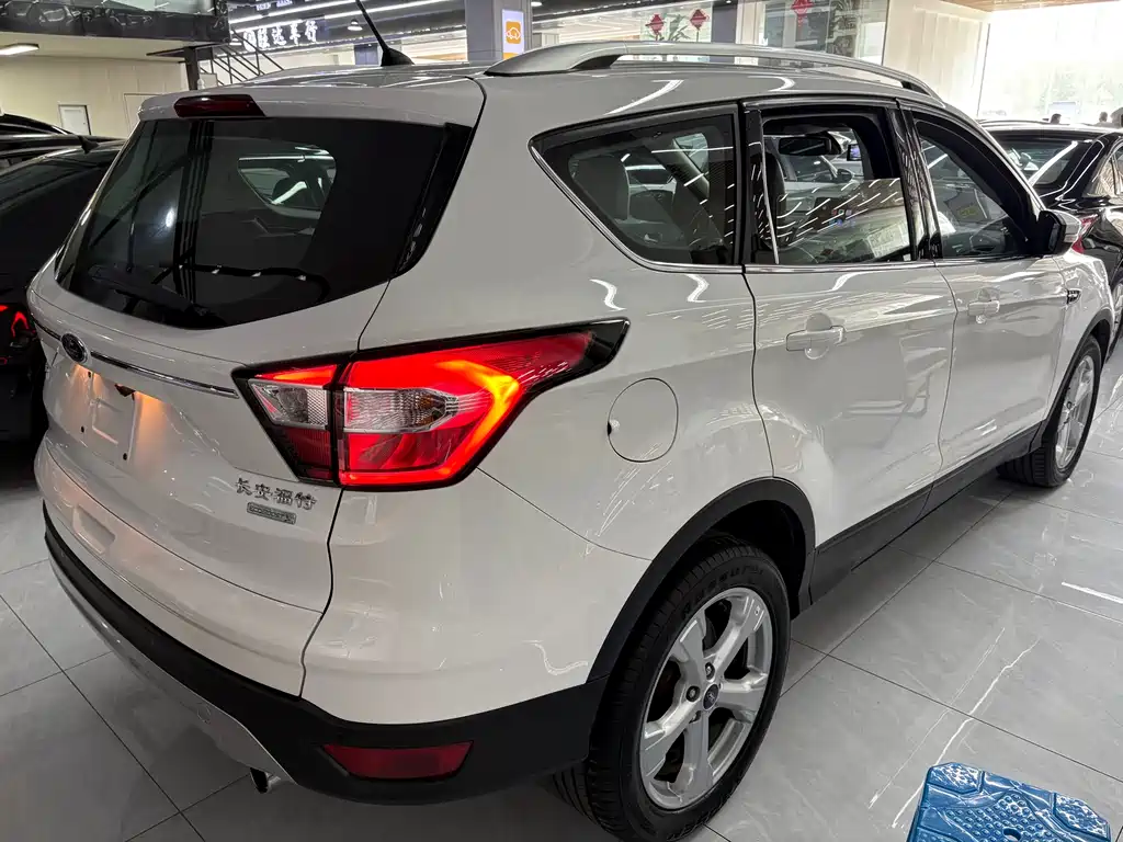 Ford Kuga 2017 — фото 2