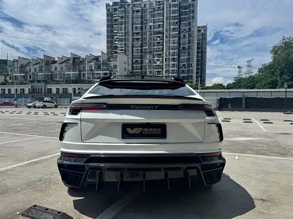 Lamborghini Urus 2021