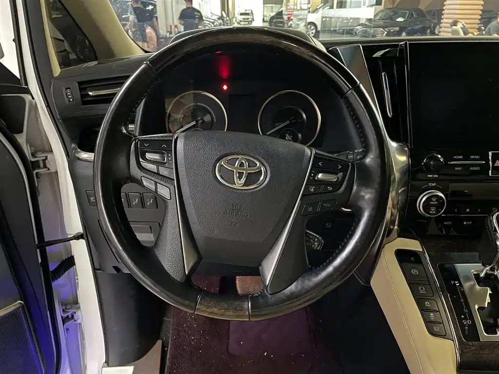 Toyota Alphard 2021 — фото 10