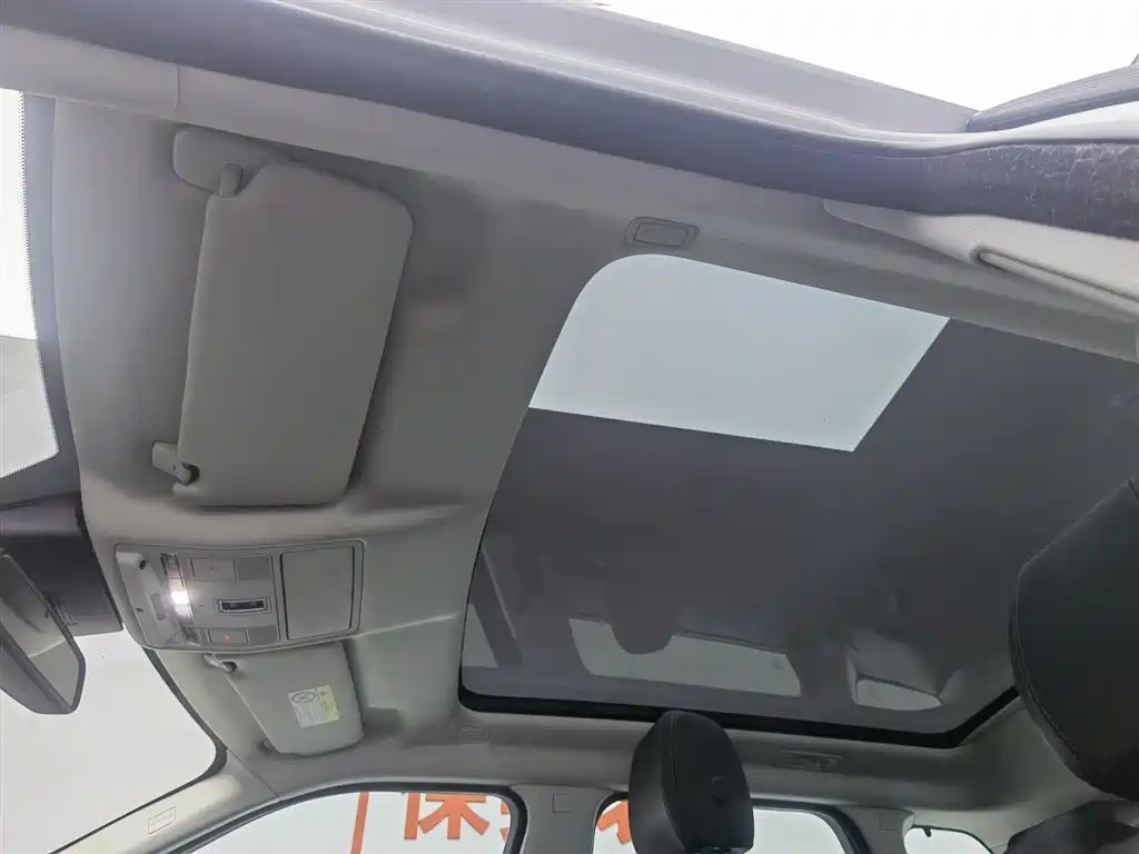Land Rover Evoque 2018 — фото 14