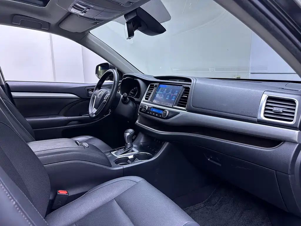 Toyota Highlander 2020 — фото 13