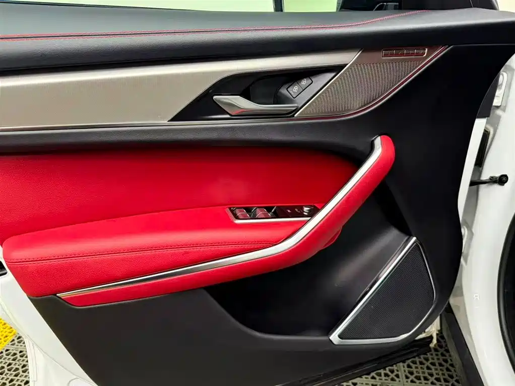 Jaguar F-PACE 2023 — фото 12