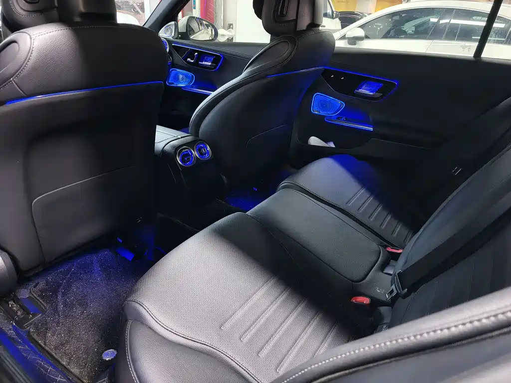 Mercedes-Benz C-Class 2023 — фото 11