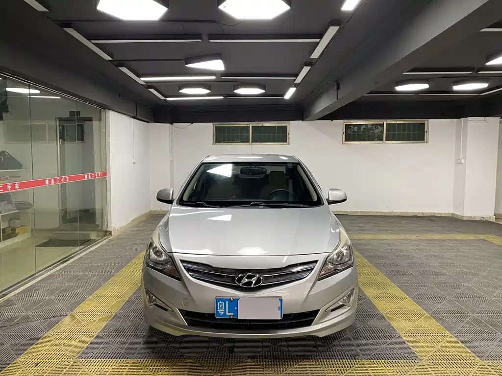 Hyundai Accent 2015 — фото 2