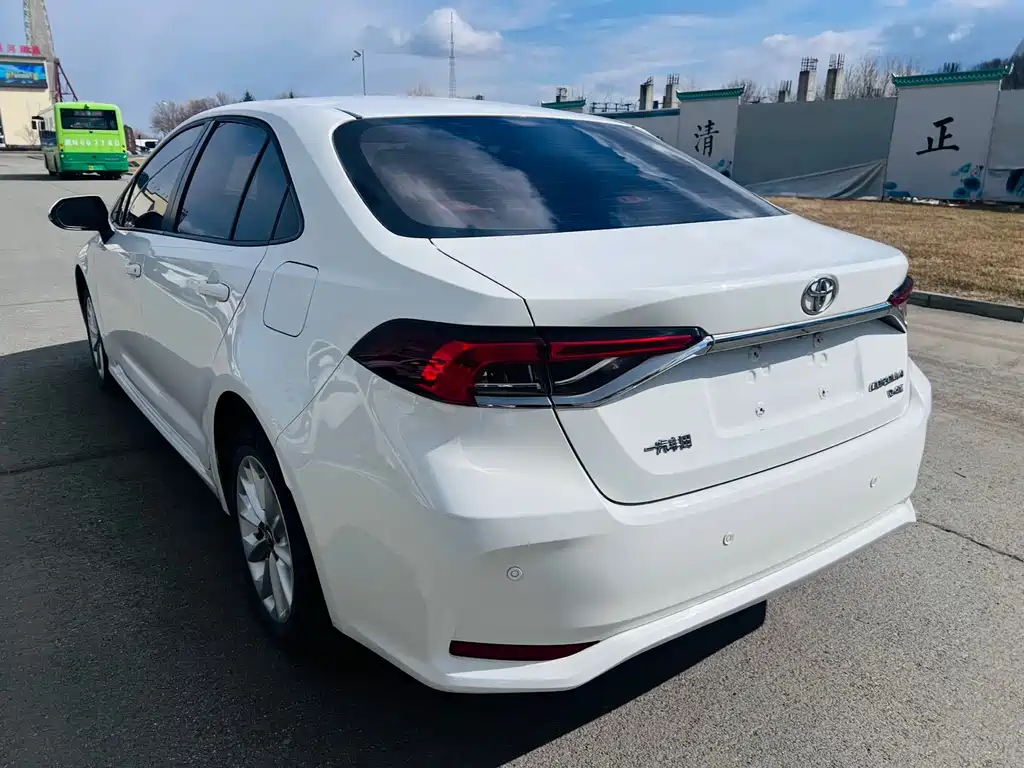 Toyota Corolla 2022 — фото 16
