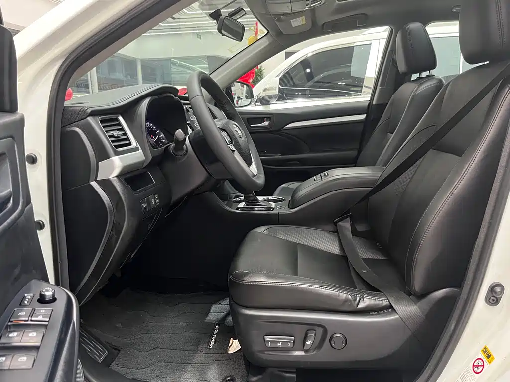 Toyota Highlander 2017 — фото 12