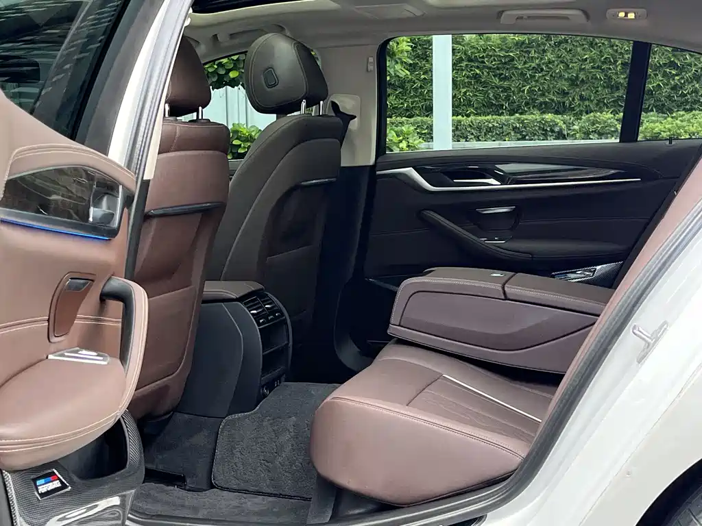 BMW 5 Series New Energy 2021 — фото 10