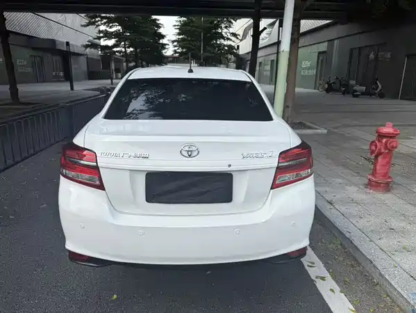 Toyota Yaris L 2021